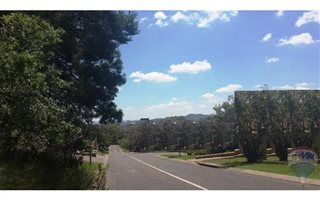 1017 m² Land available in Ashlea Gardens