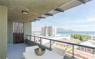 2 Bedroom Apartment in Bloubergrant
