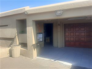 100 m² Commercial space in Senaoane
