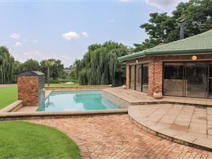 10 Bedroom House in Fairleads