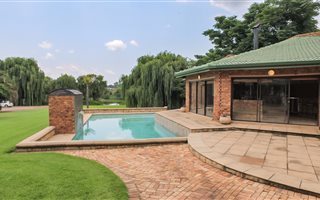 10 Bedroom House in Fairleads