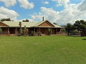 6.9 ha Farm in Tierpoort