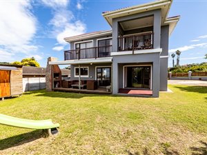 3 Bed House in Kaysers Beach