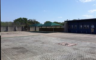 600 m² Industrial space in Alton