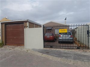3 Bed House in Strandfontein
