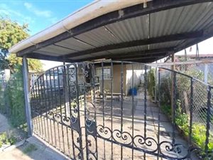 2 Bed House in Scottsdene