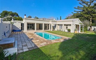 4 Bedroom House in Tokai