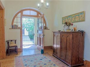 4 Bed House in Claremont Upper