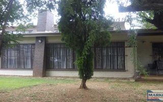3 Bedroom House in Rowhill