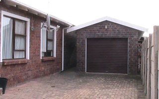 3 Bedroom House in Fairview