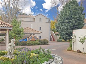 2 Bed Apartment in Melrose Estate