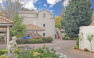 2 Bedroom Apartment in Melrose Estate