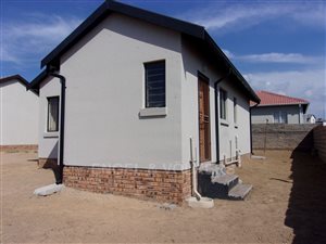 2 Bed House in Blue Hills