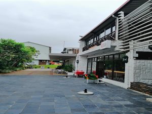 80 m² Commercial space in Athlone Park