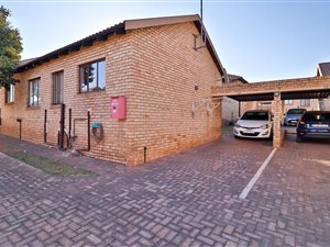 2 Bed Townhouse in Witpoortjie