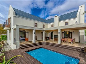 4 Bed House in De Zalze