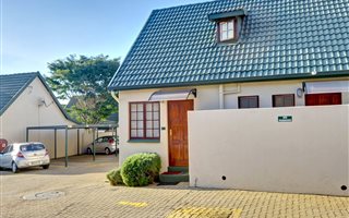 2 Bedroom Duplex in Weltevreden Park