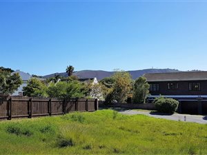 1000 m² Land available in Rexford