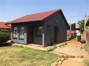 2 Bed House in Protea Glen