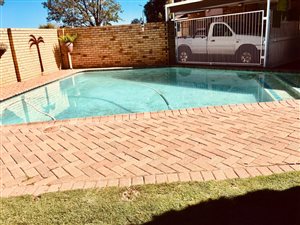 4 Bed House in Elandia