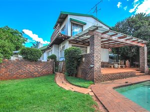 4 Bed House in Florida Glen