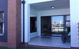 3 Bedroom Apartment in Willow Park Manor