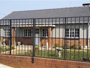 3 Bed House in Manor