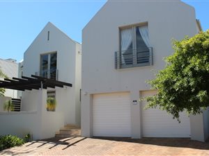 5 Bed House in De Zalze