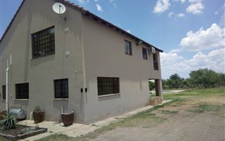 1 ha Farm in Brits