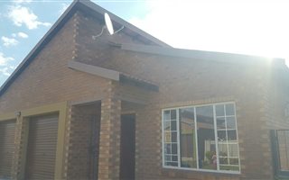 3 Bedroom Townhouse in Waterkloof