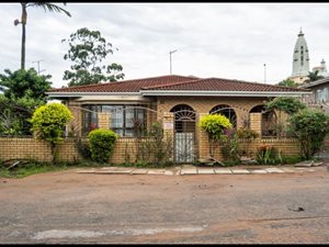 3 Bed House in Westcliff