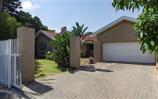 5 Bedroom House in Strand Central