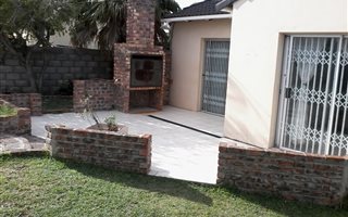 2 Bedroom House in Humewood