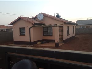 2 Bed House in Protea Glen
