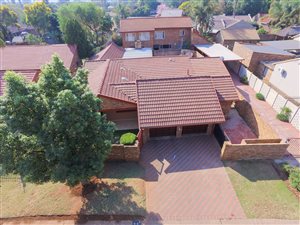 4 Bed House in Wierda Park