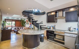 2 Bedroom Apartment in Waverley