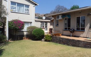 4 Bedroom House in Floracliffe