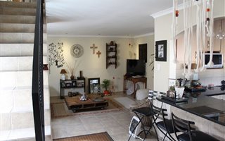 6 Bedroom House in Bothasig
