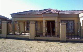 3 Bedroom House in Shalimar Ridge