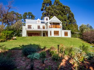 6 Bed House in Golden Hill