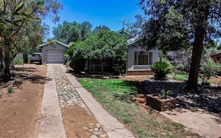 3 Bedroom House in Barkly West
