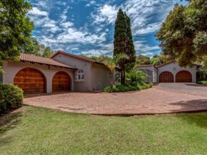 4 Bed House in River Club