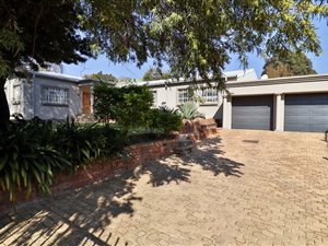 4 Bed House in Groenkloof