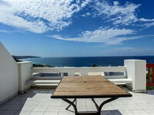 2 Bed Apartment in Shakas Rock