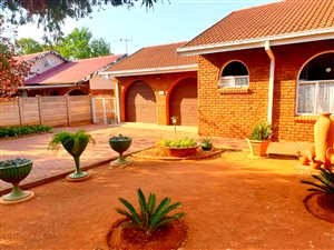 3 Bed House in Flora Park