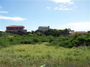 779 m² Land available in St Francis Bay