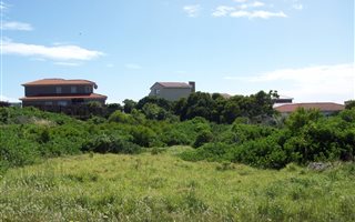 779 m² Land available in St Francis Bay