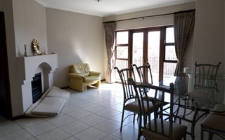 1 Bedroom Apartment in Dainfern Valley