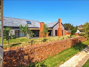 3 Bed Simplex in Country View Estate