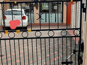 5 Bed House in Newlands West